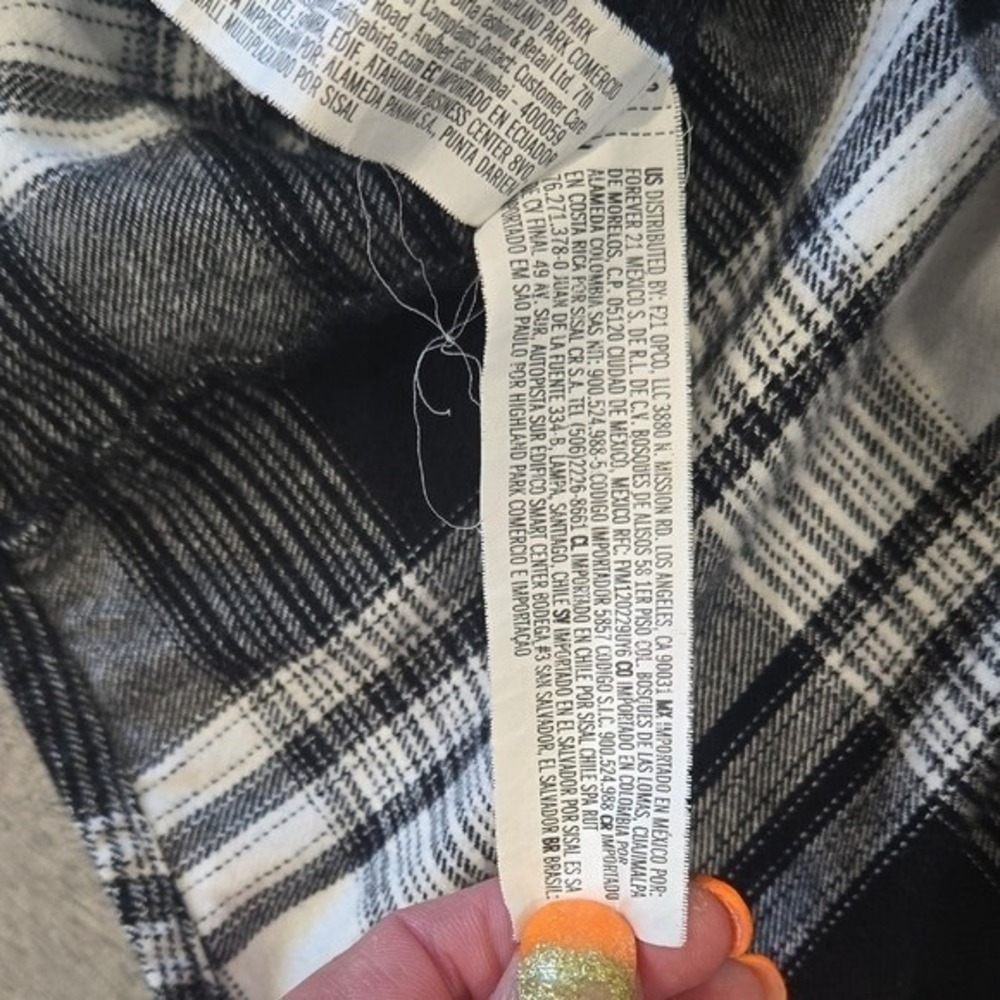 Forever 21 Space Jam A New‎ Legacy Men XL Flannel Shirt Colorblock Plaid Patch - Picture 8 of 8
